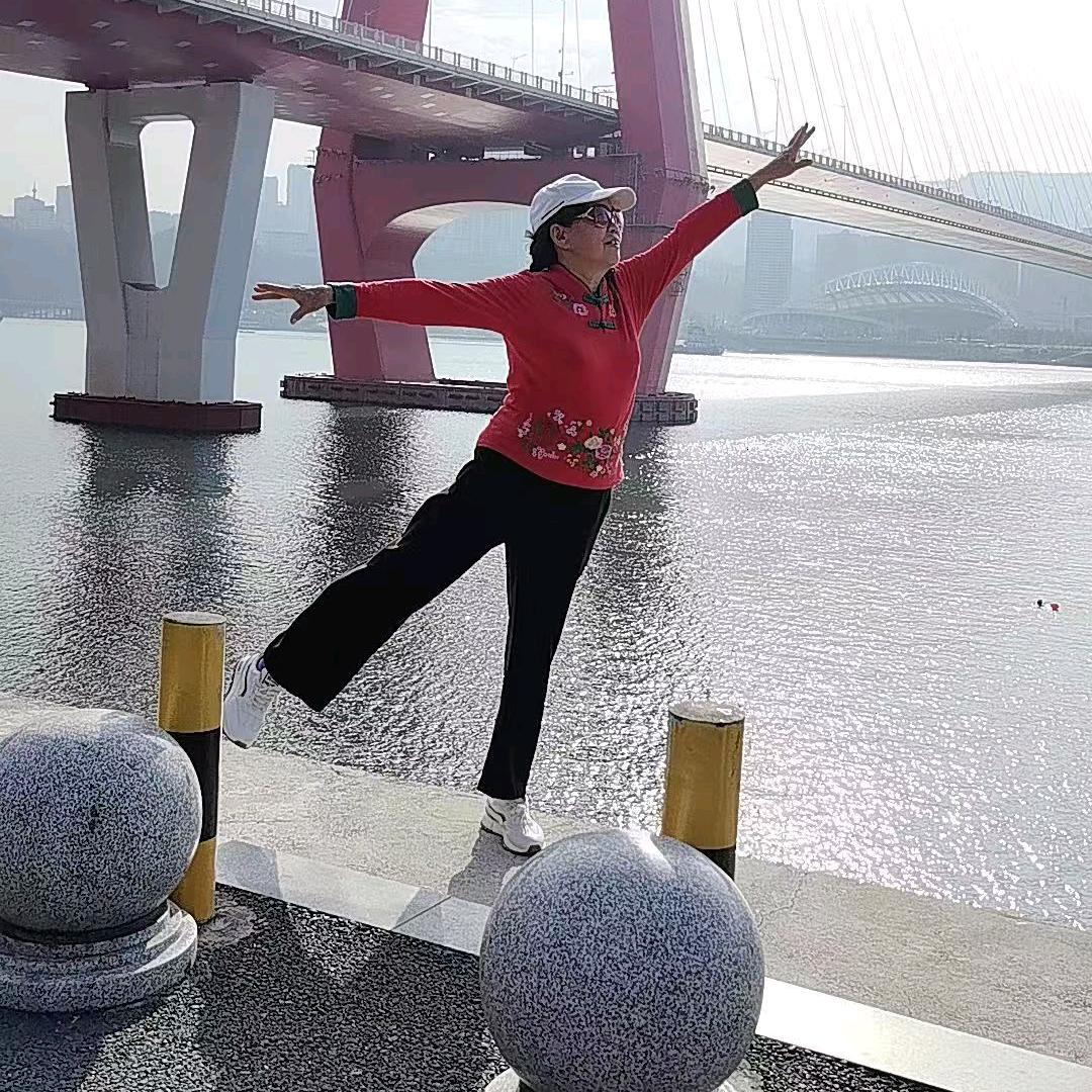 冯地兰｛不定时直播｝