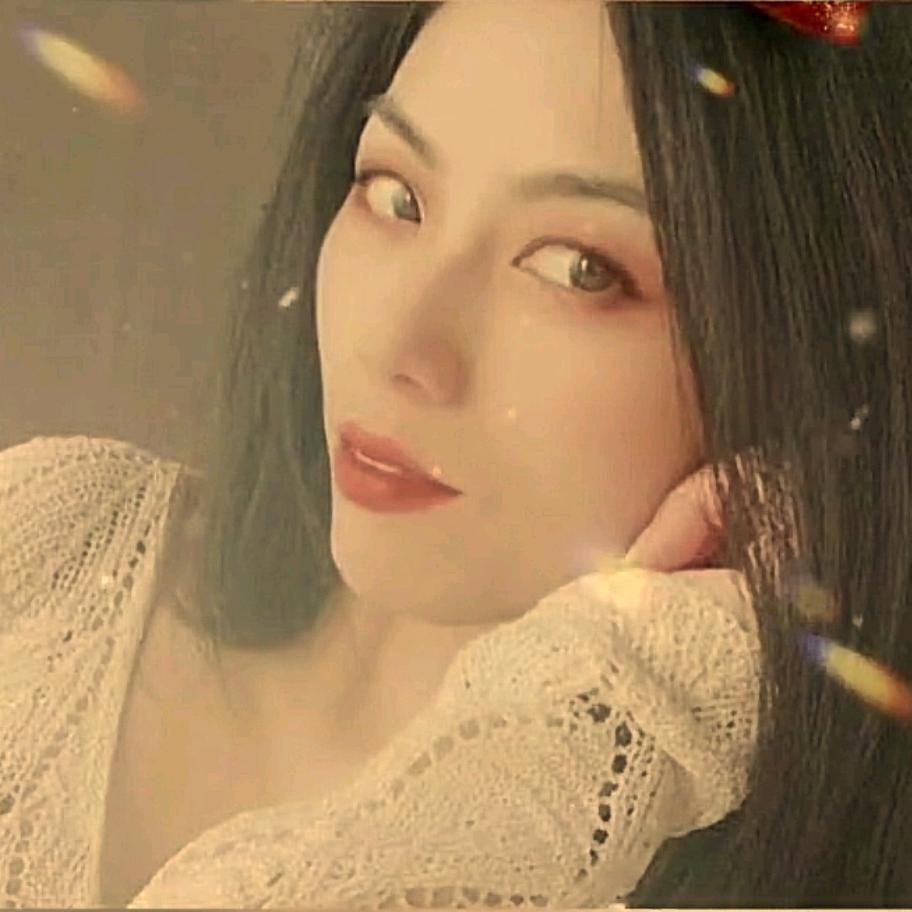 ꧁༺翅༒膀༻꧂。