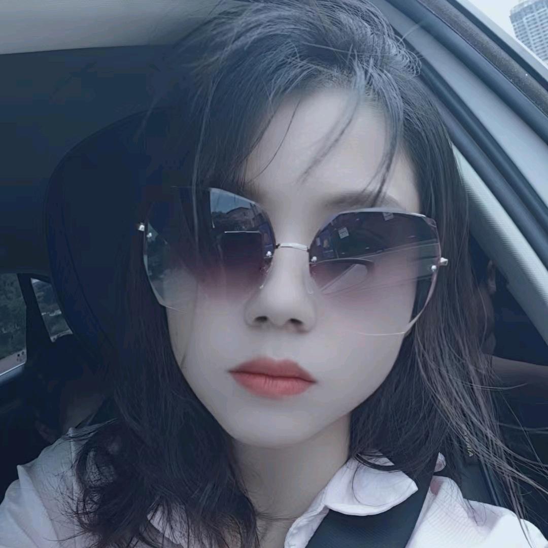 Tsuki晓晓