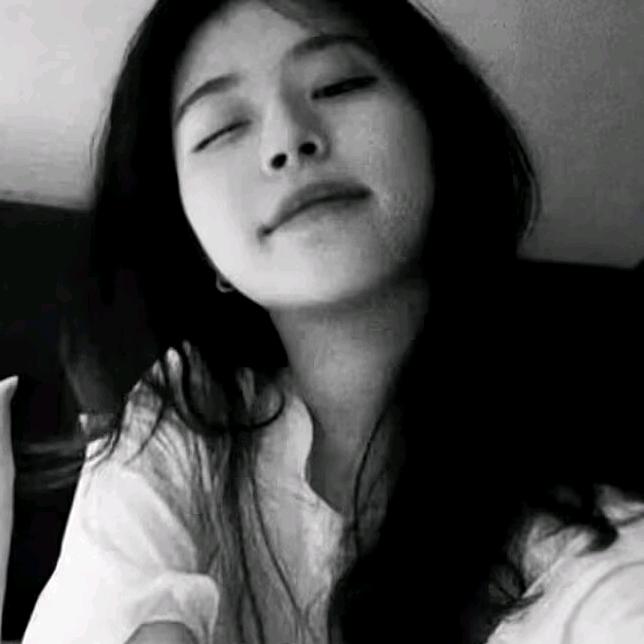 -^小 情 緒.🖇️