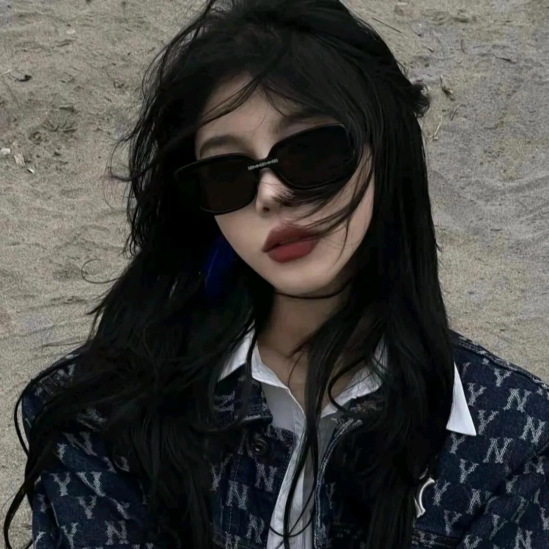 少年的云和月🌻