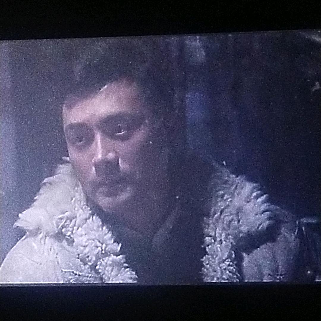 天上下雪地上滑