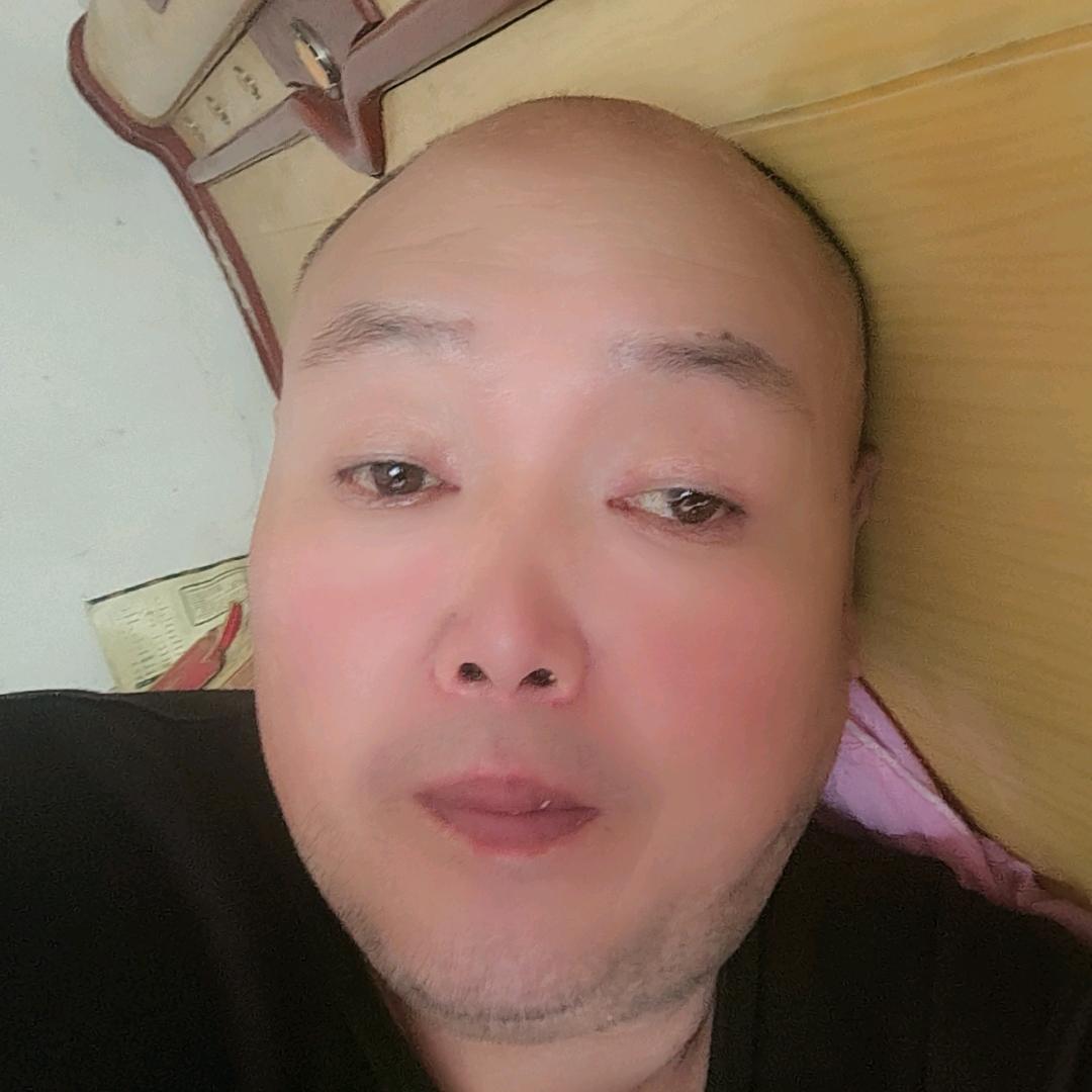 浪漫情哥三轮车旅游