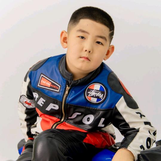 李哲萌