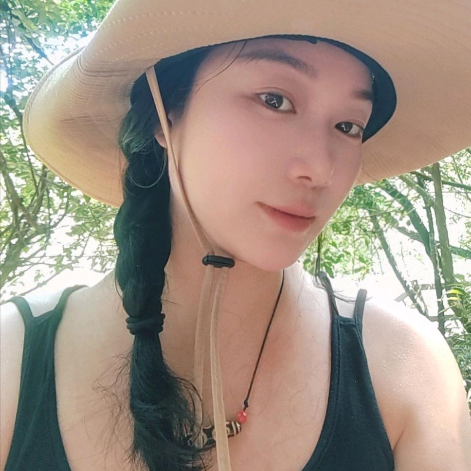 枫雅的女子