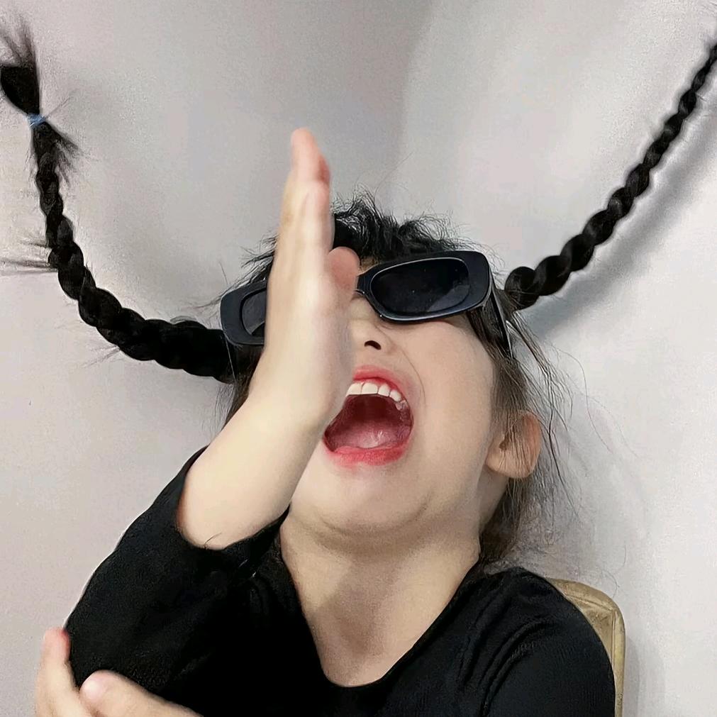 二娃--黄天鹏烟酒百货店