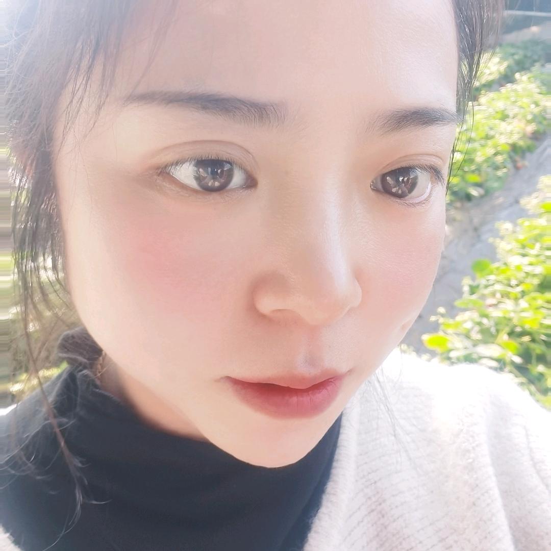 灵兴靓彩美妆蓝婷