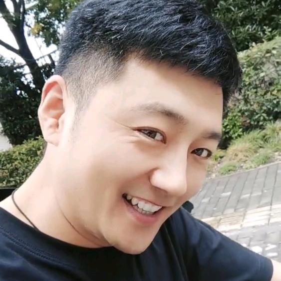 杨杨先生