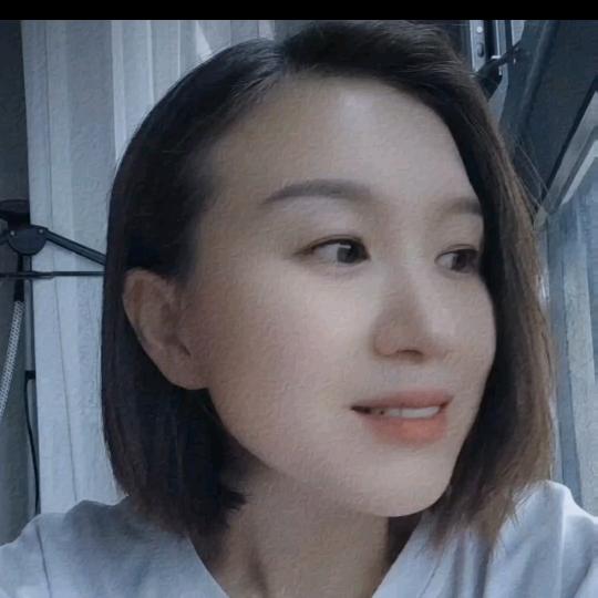 常蓉吹泡泡