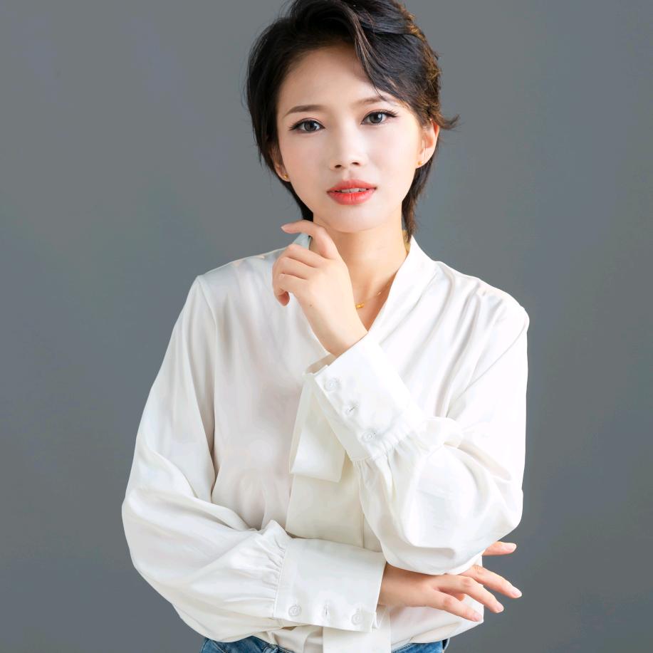 做睫毛的鑫鑫在梧桐