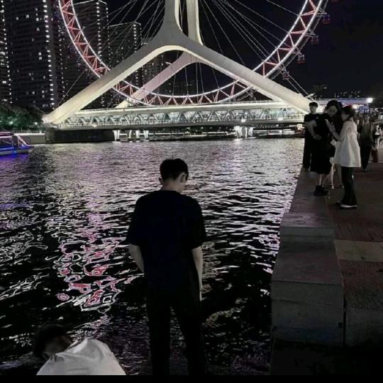 不知名的辉