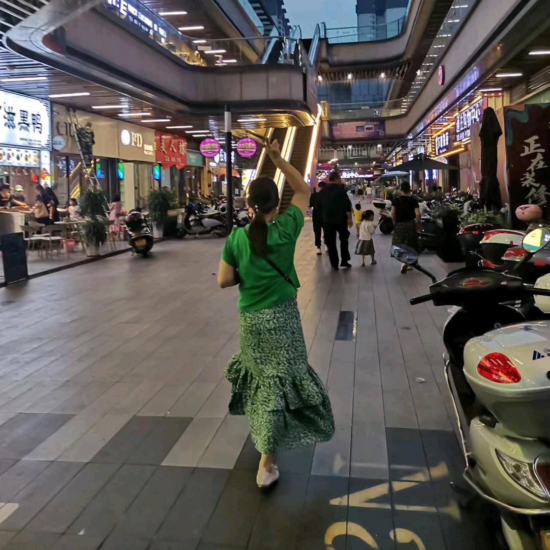 (* ⁰̷̴͈꒨英子(* ♥