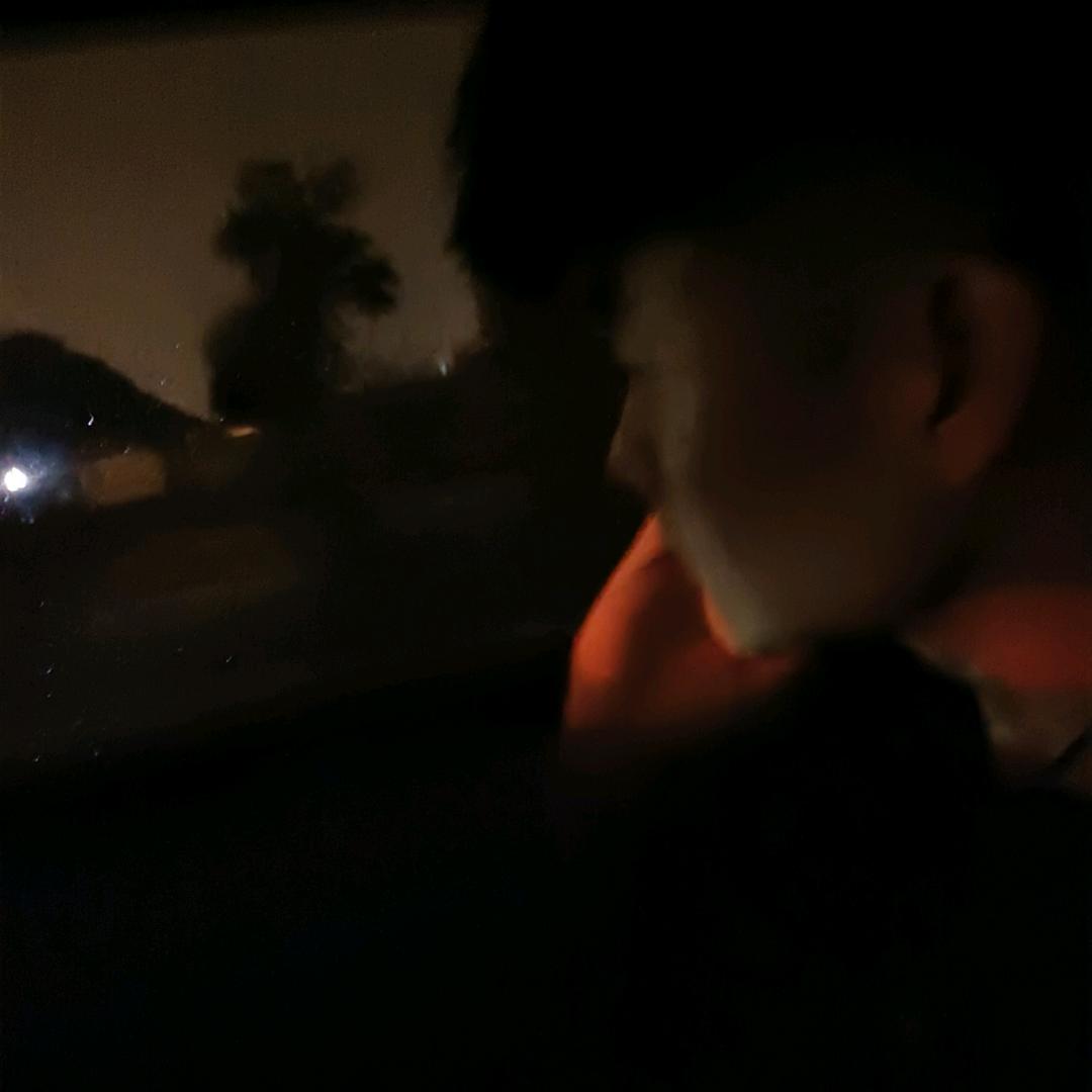杰.