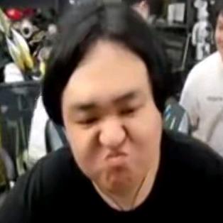 迷死她阿坚