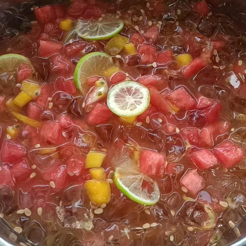 重生之我在东兴摆摊(大桶糖水)