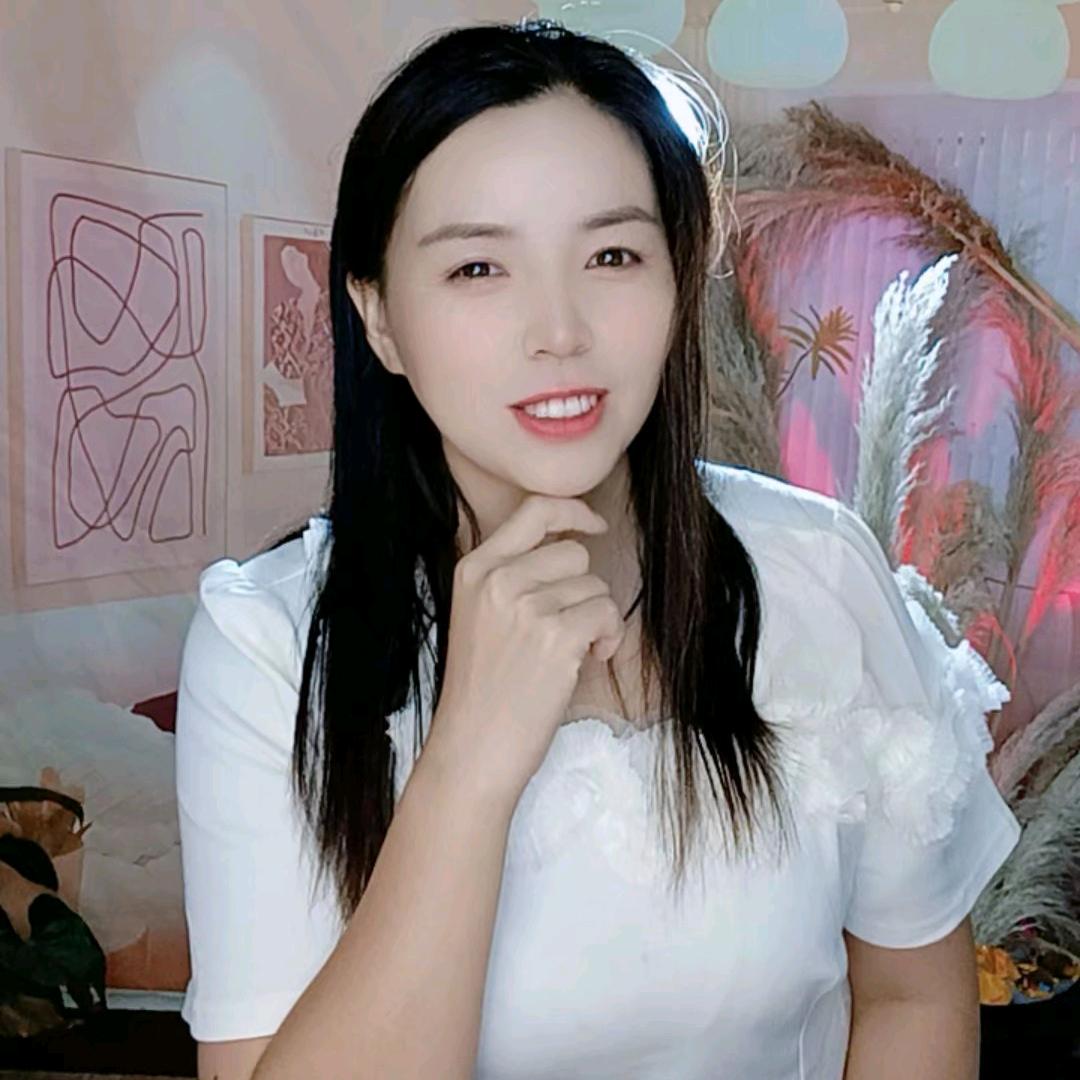 秋玲  19点开播