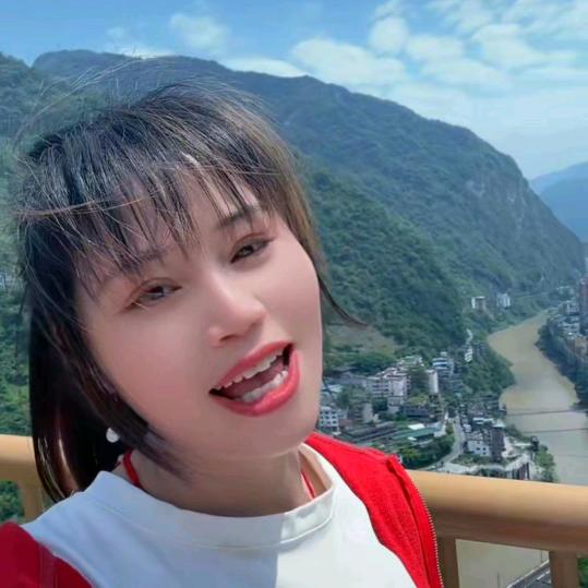 徐芳（健身、山歌）