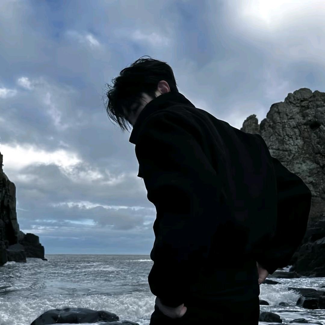 赏月💫