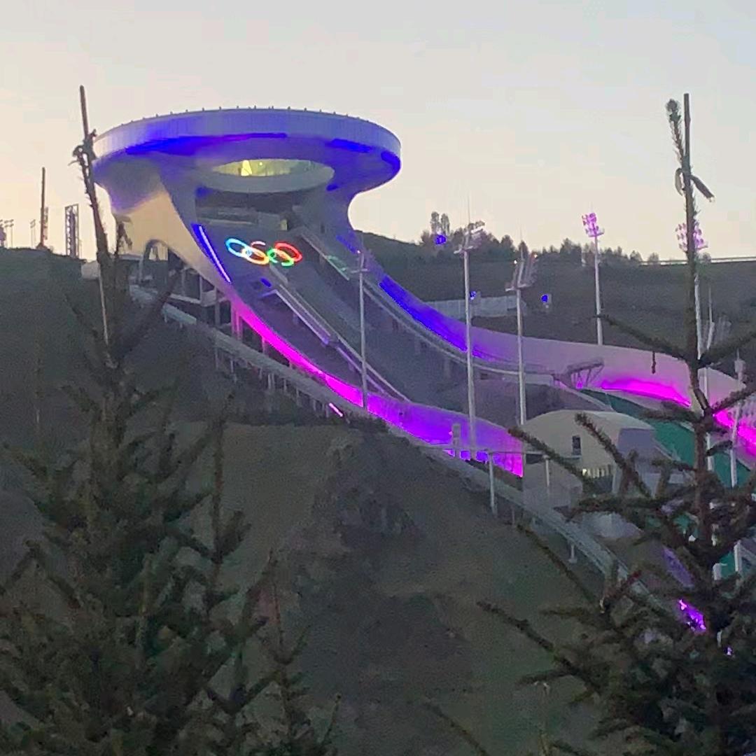 你拨打的电话正在通话中请稍后