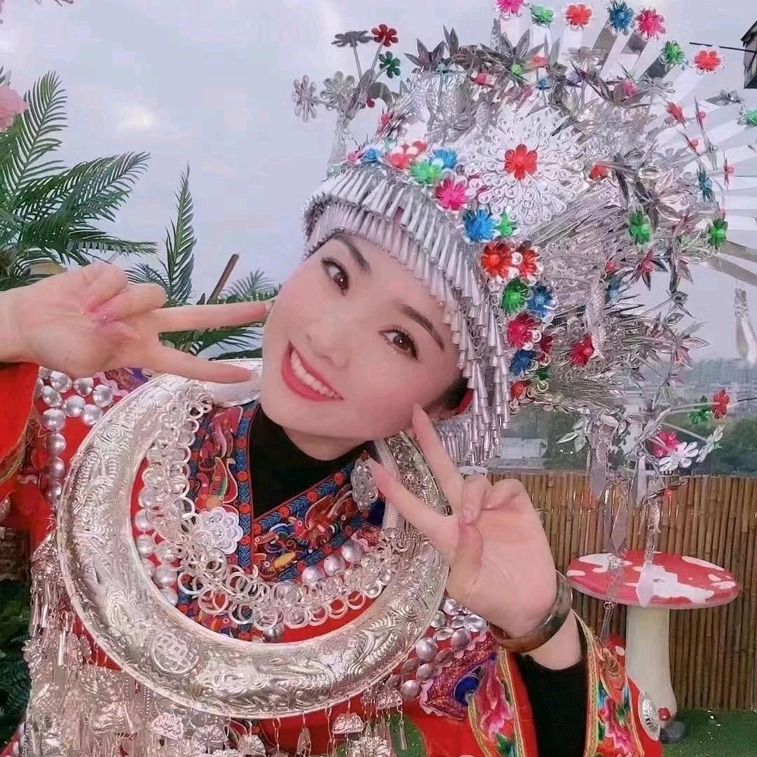 ﹶ اﹶ知秋