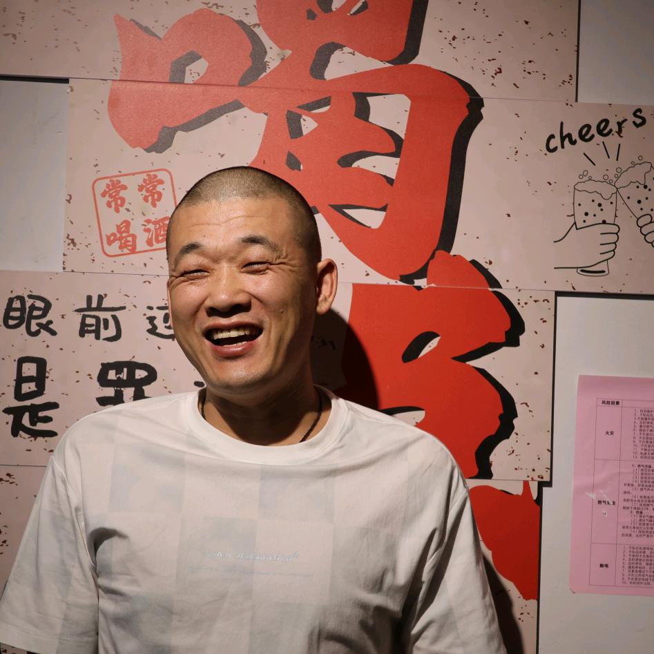 在荆门干东北烤肉的小唐