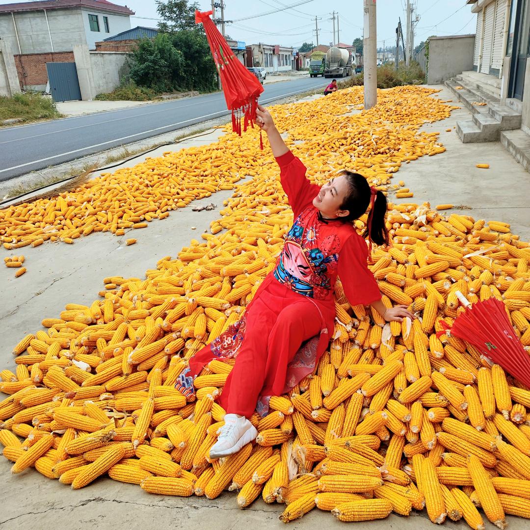 小敏儿&王各庄小区鼓舞队