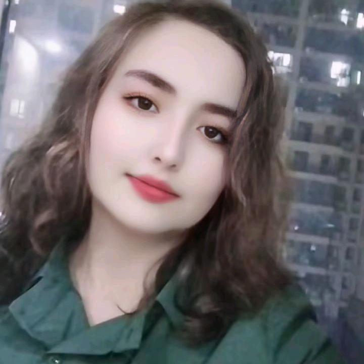 (@@)