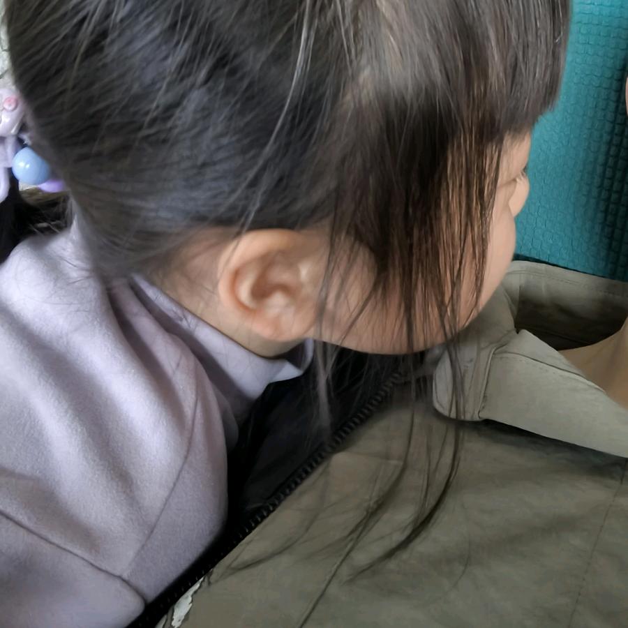 孟盥嵩.