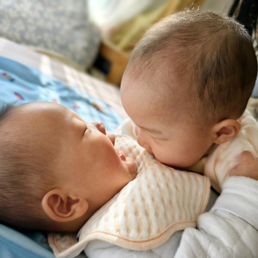 话唠越越和他的可爱妹妹