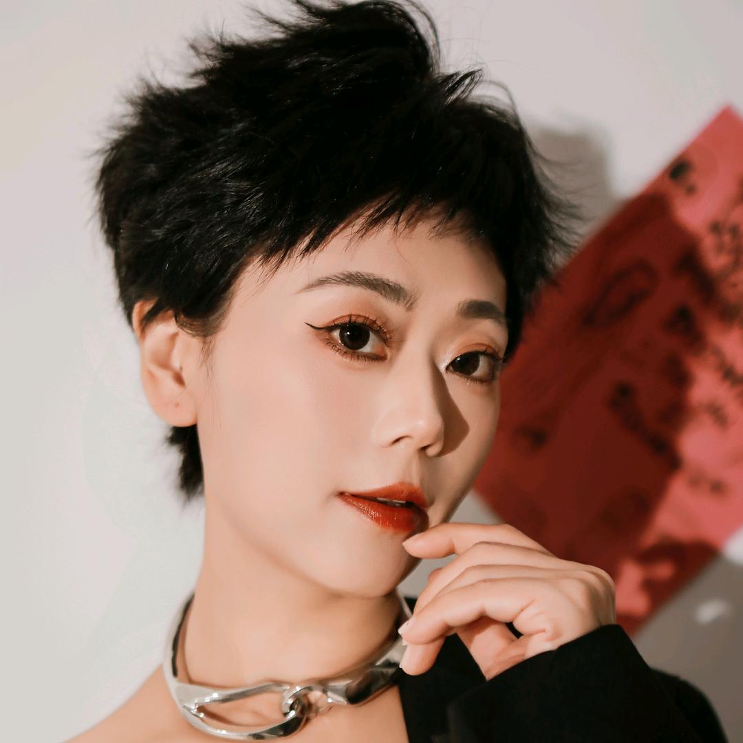 华姐—新慧创高级设计师