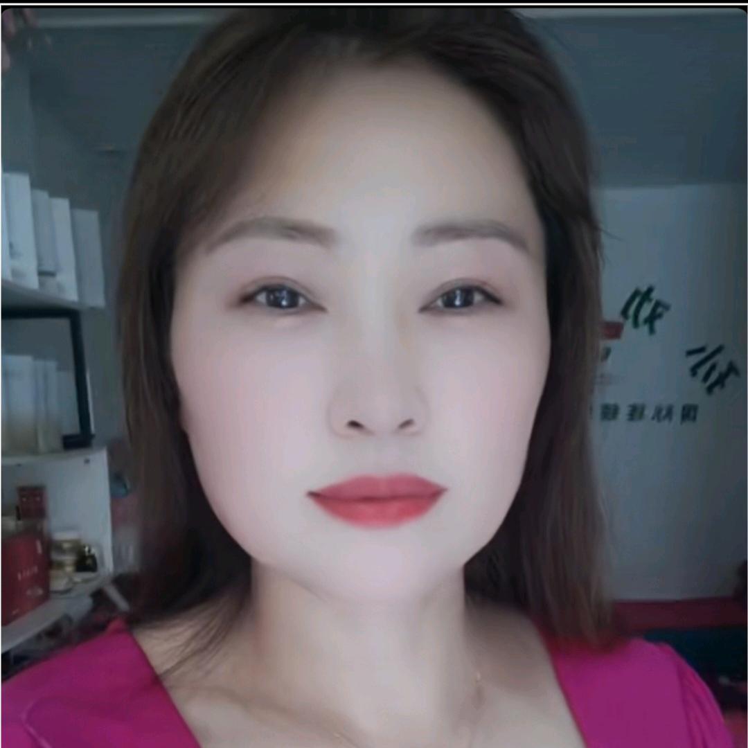 上海白发一族华新街店