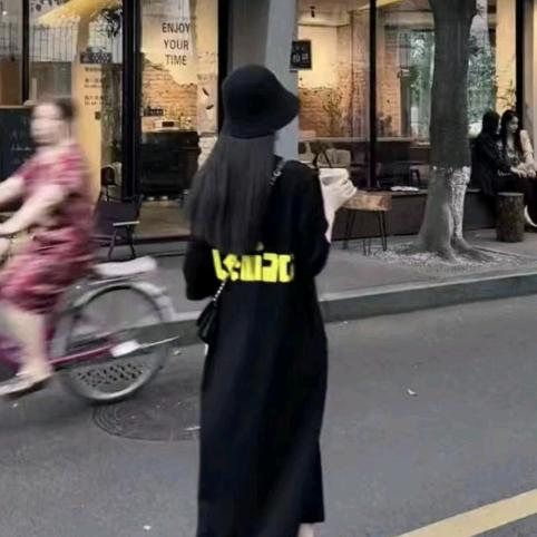 慕慕服饰工厂店