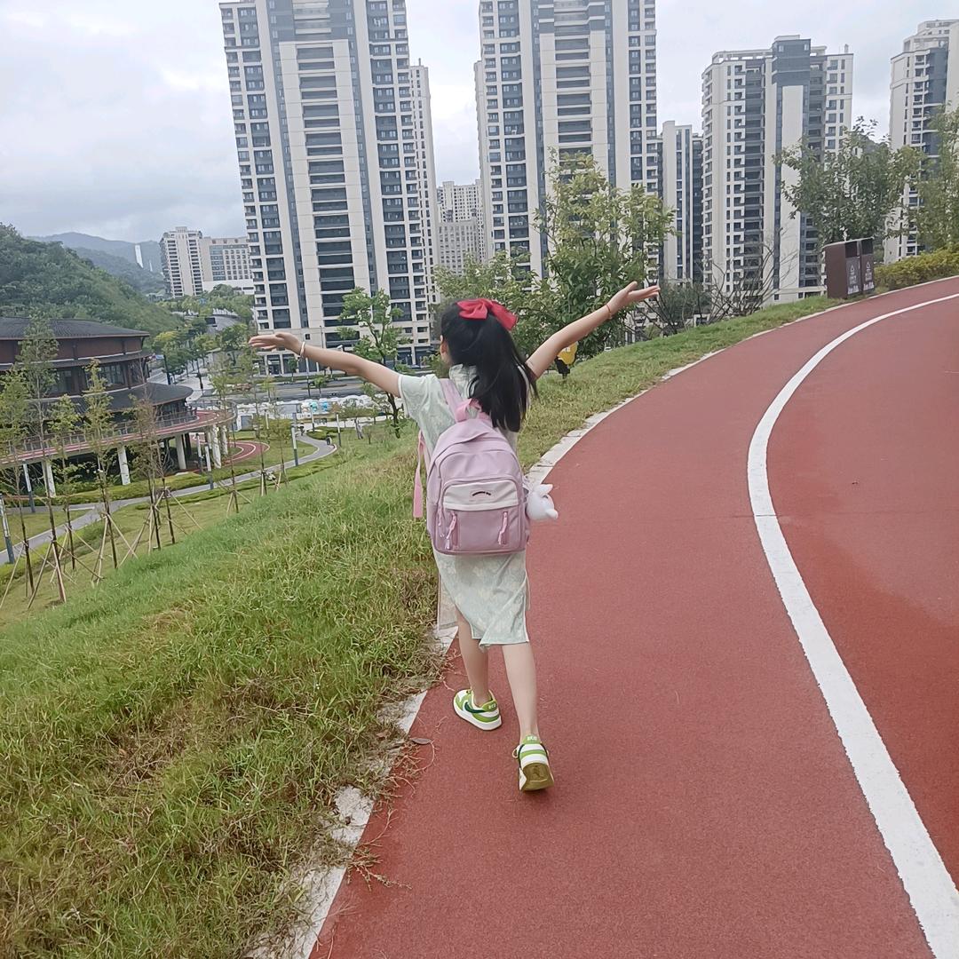 一露有妮ℳℒℴѵℯ·陳