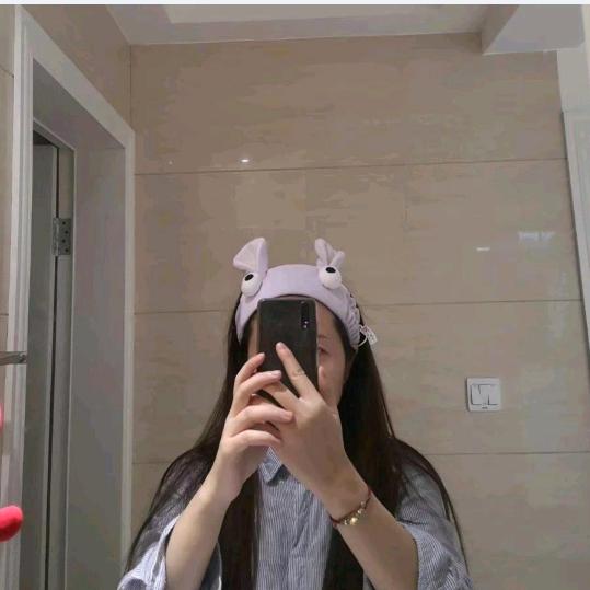 笑笑的样子