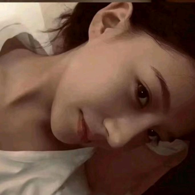 ｡◕‿◕｡(💃