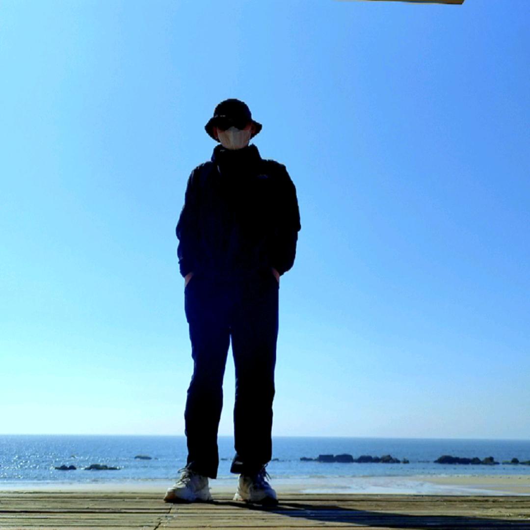 一杯冰美式🥤、