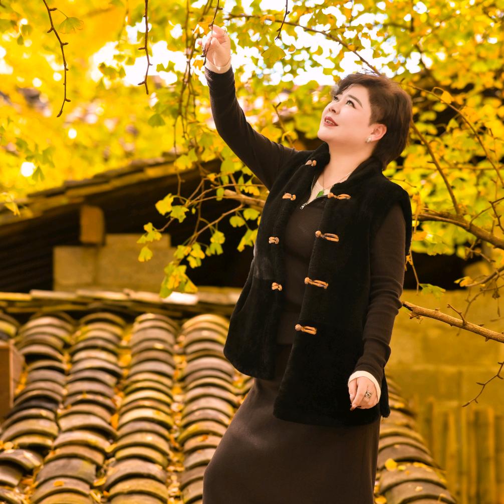 腾冲鑫稳集团—蔓菲国际卢家焕