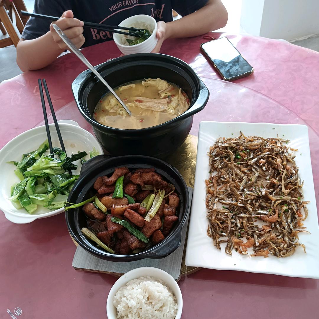 农家菜馆。花菜