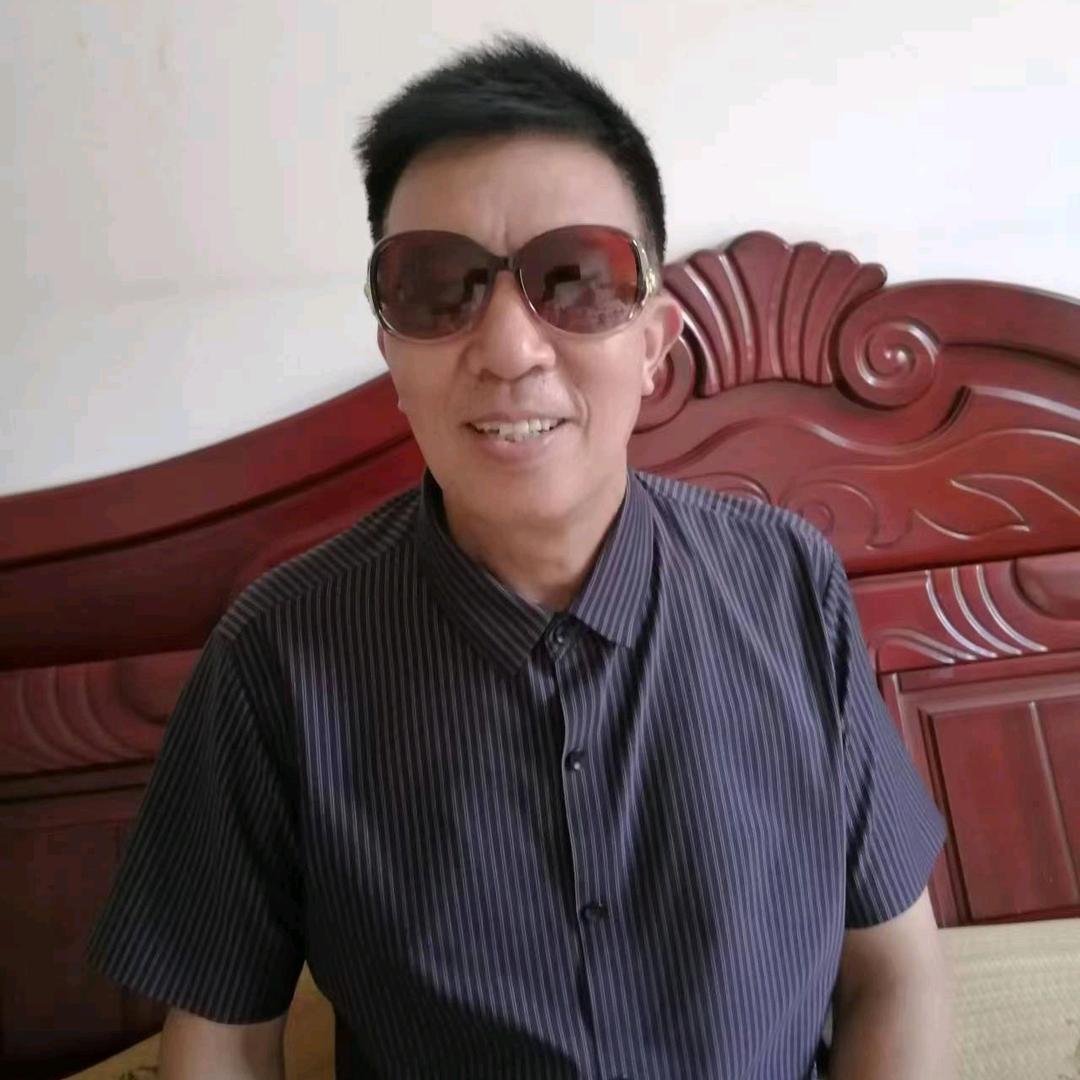 夕阳下的牛人