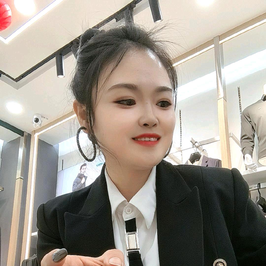 冯丽:延川县品牌男装