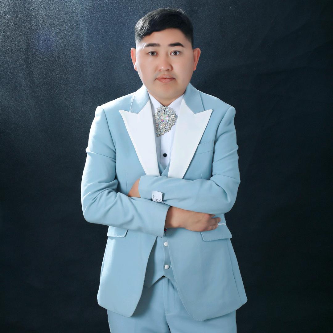 特烈克摄影师（百灵摄影店）