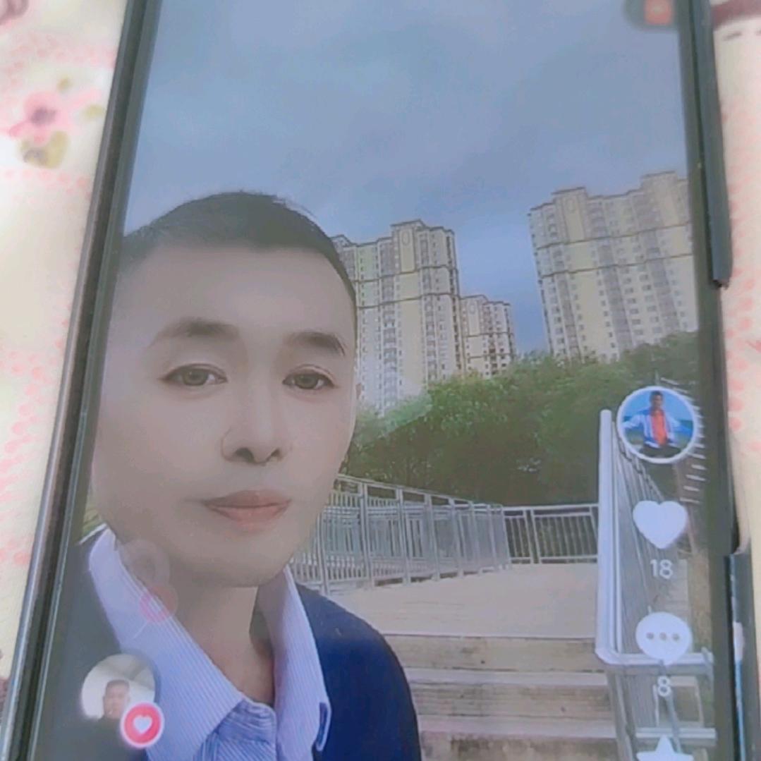 董启鑫
