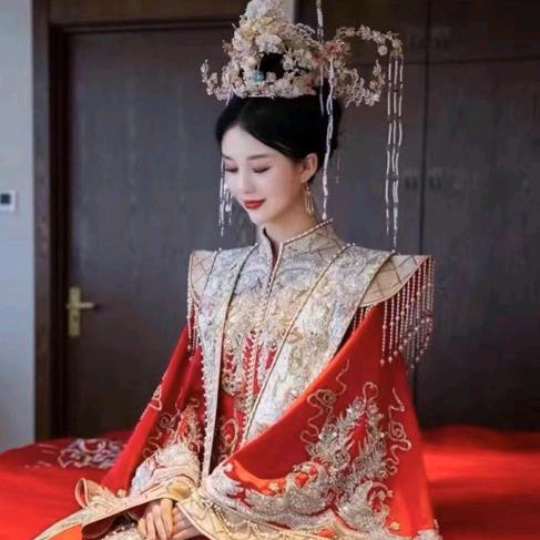 雅安艾朵婚纱—陈老师