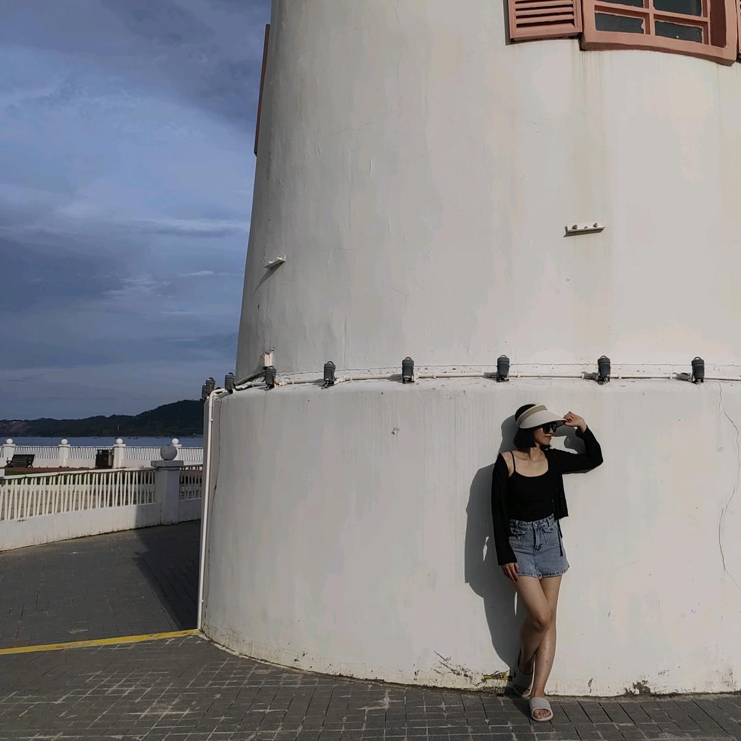 梁小姐