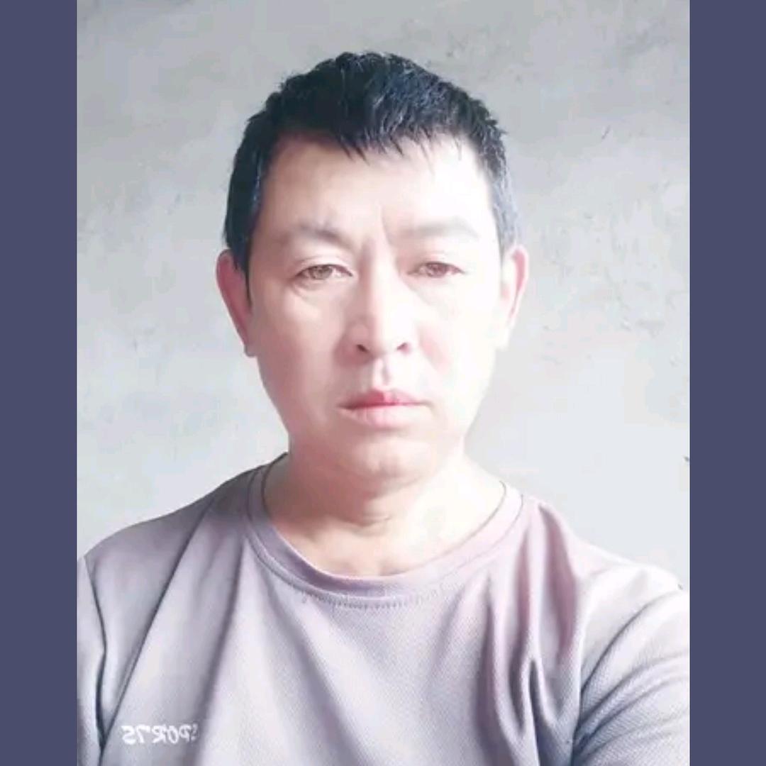 潘英洪。