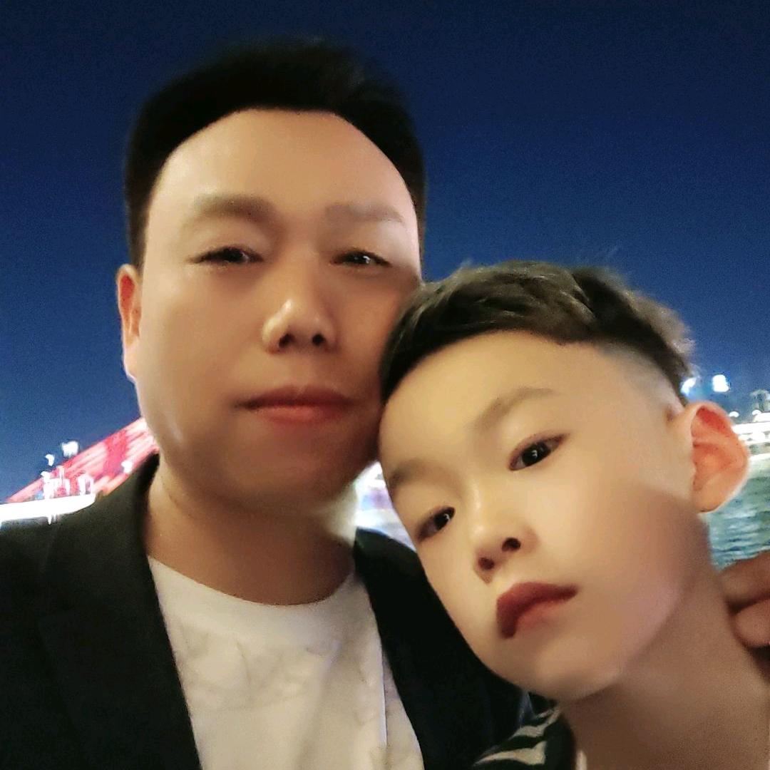崇阳佧茜文女装