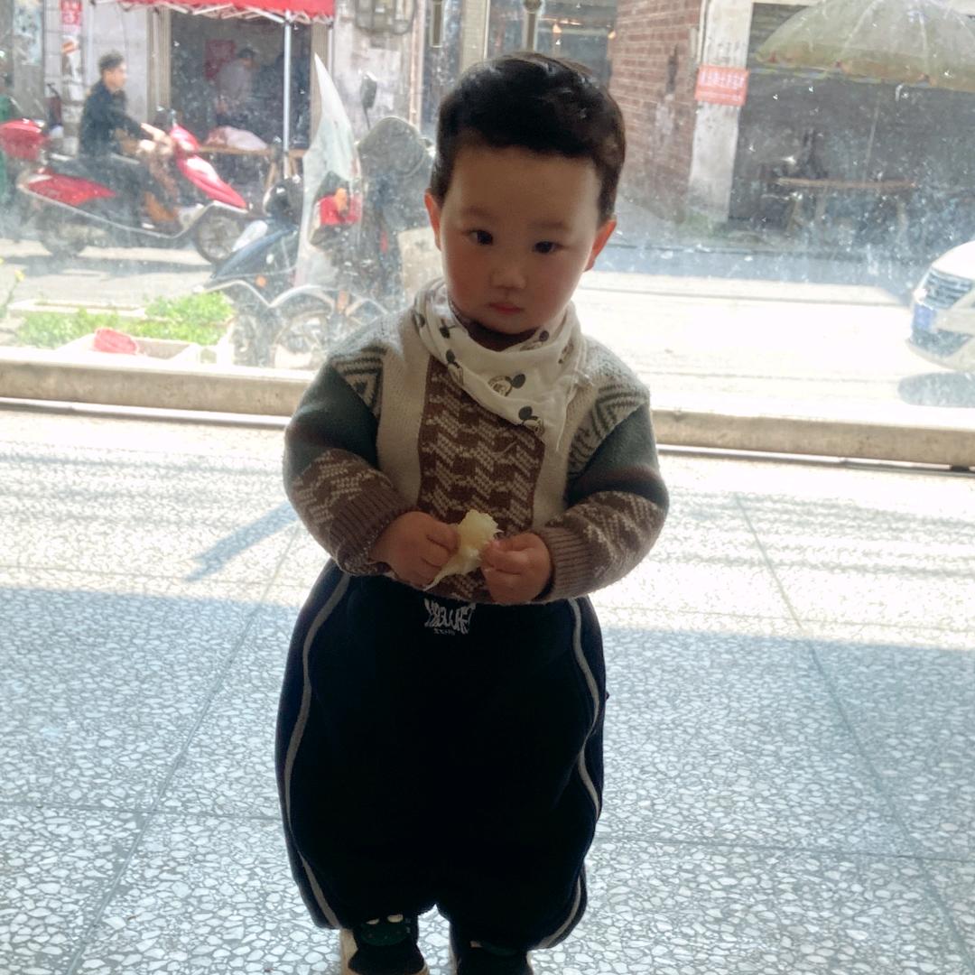 假装不是小短腿