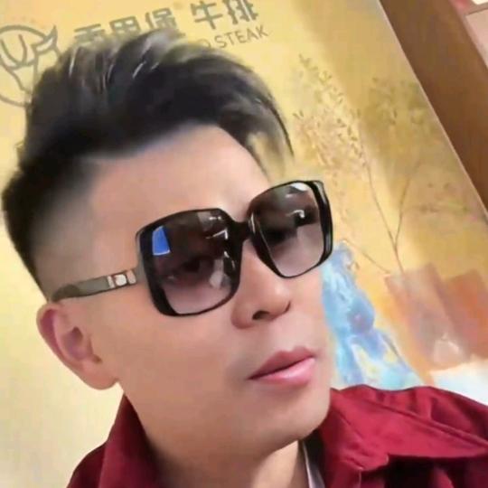 总有一段路，你会一边哭着一边走完
