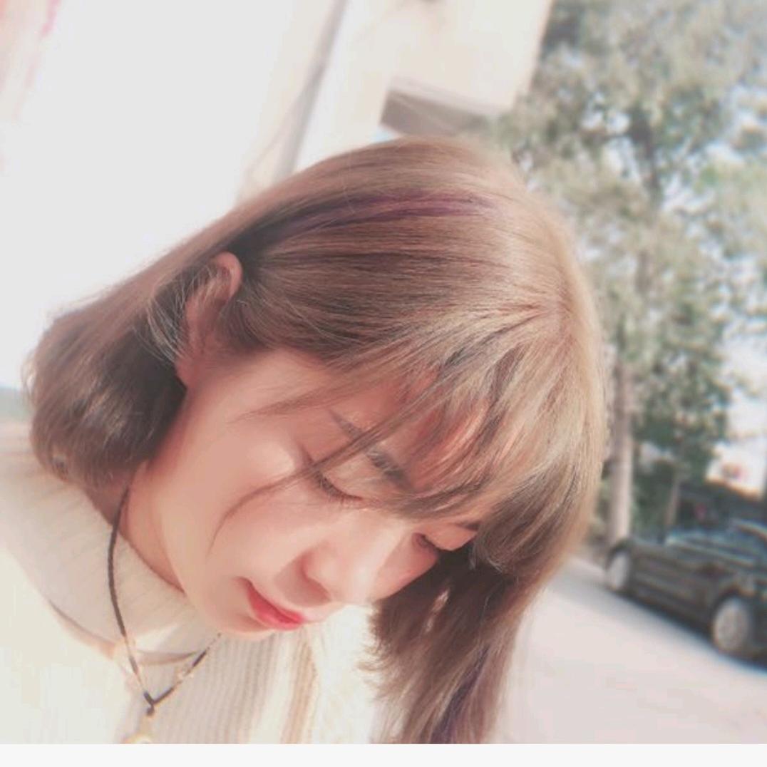 90后卖电动车的妹子