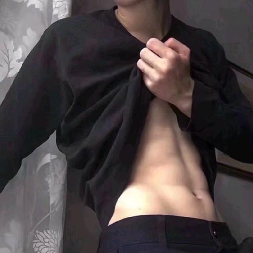 九块腹肌的猛男